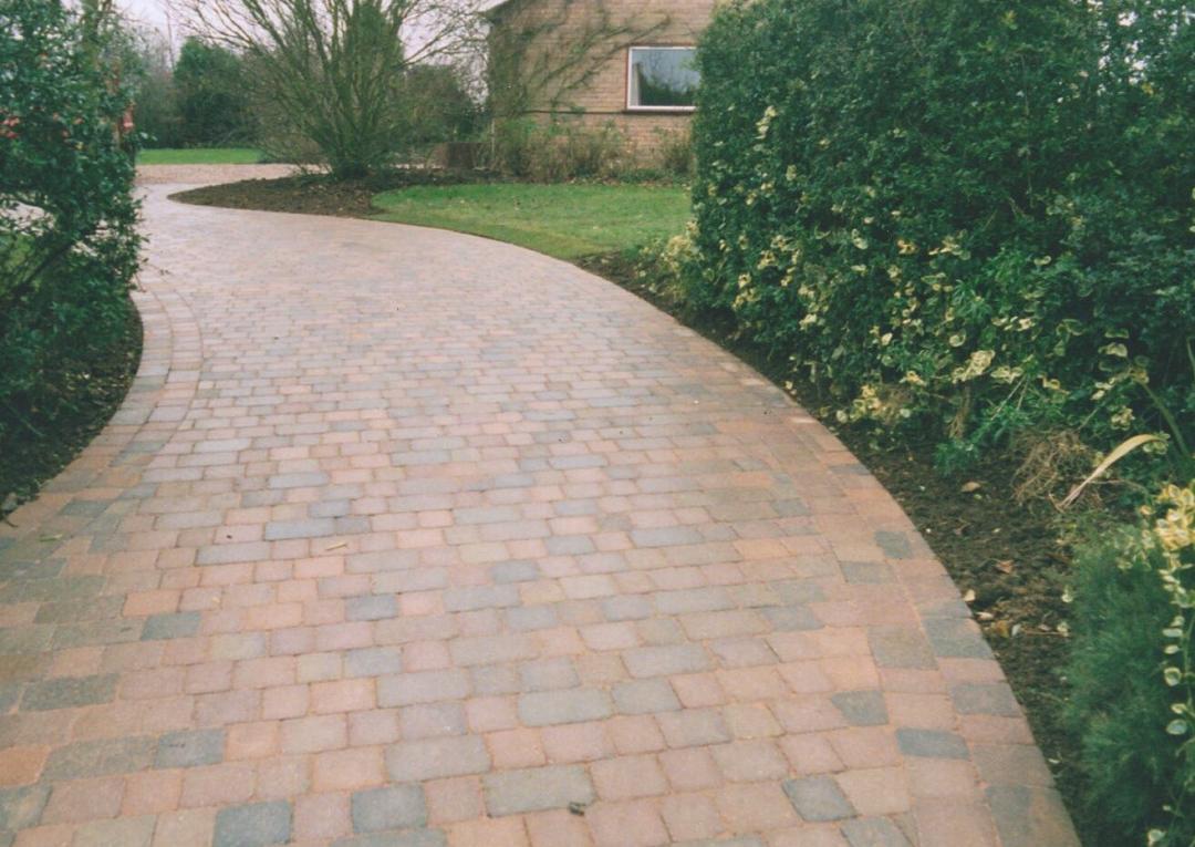 Block Paving Examples - Landscape gardening and maintenance contractors