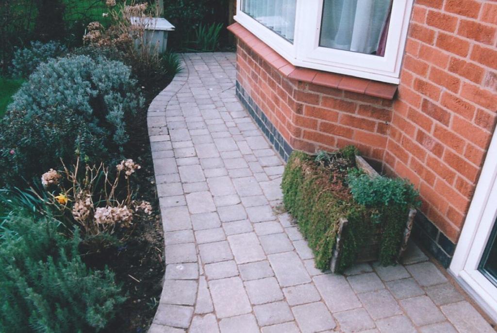 Block Paving Examples - Landscape gardening and maintenance contractors